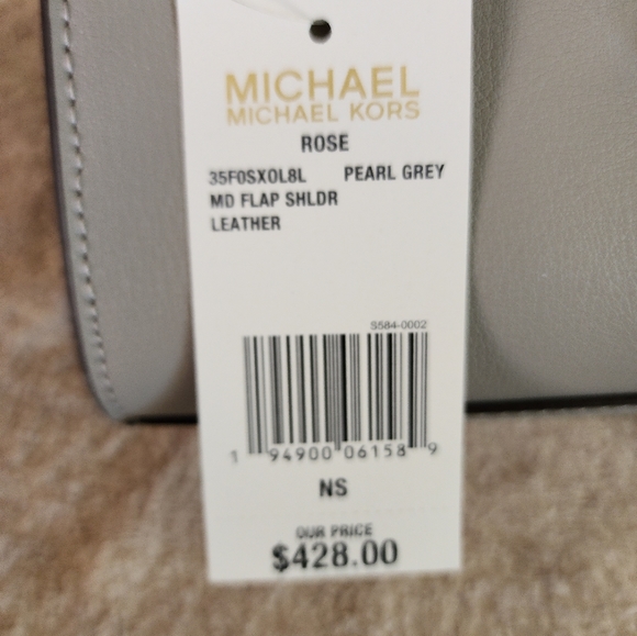 Michael Kors Rose Cross-body Leather Purse. - Picture 6 of 8